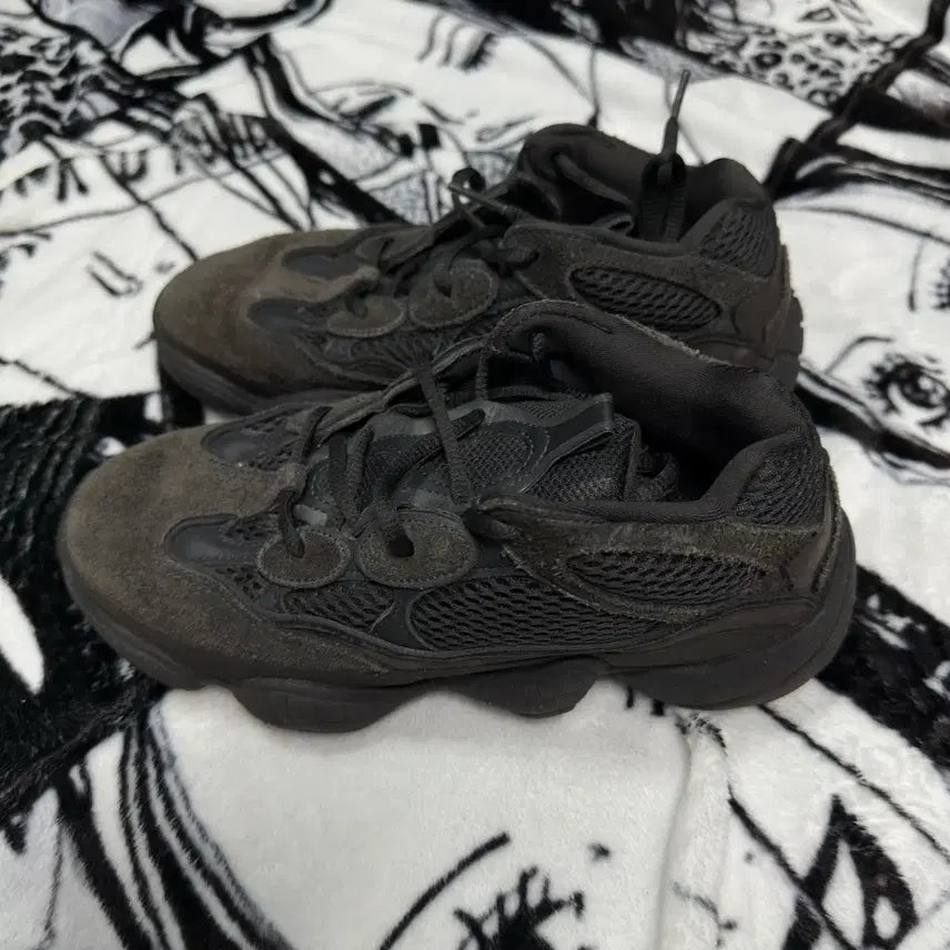 [BUNJANG] Adidas Yeezy Boost 500 Sneakers / 아디다스 이지부스트 500