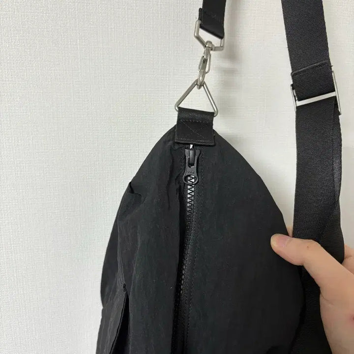 [BUNJANG] Hatching Room Bottle Bag Black / 해칭룸 Bottle bag Black