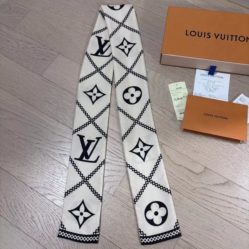 [BUNJANG] Louis Vuitton Croixion Bandou Silk Scarf Cream / [정품] 루이비통 크로아지옹 방도 크림색상