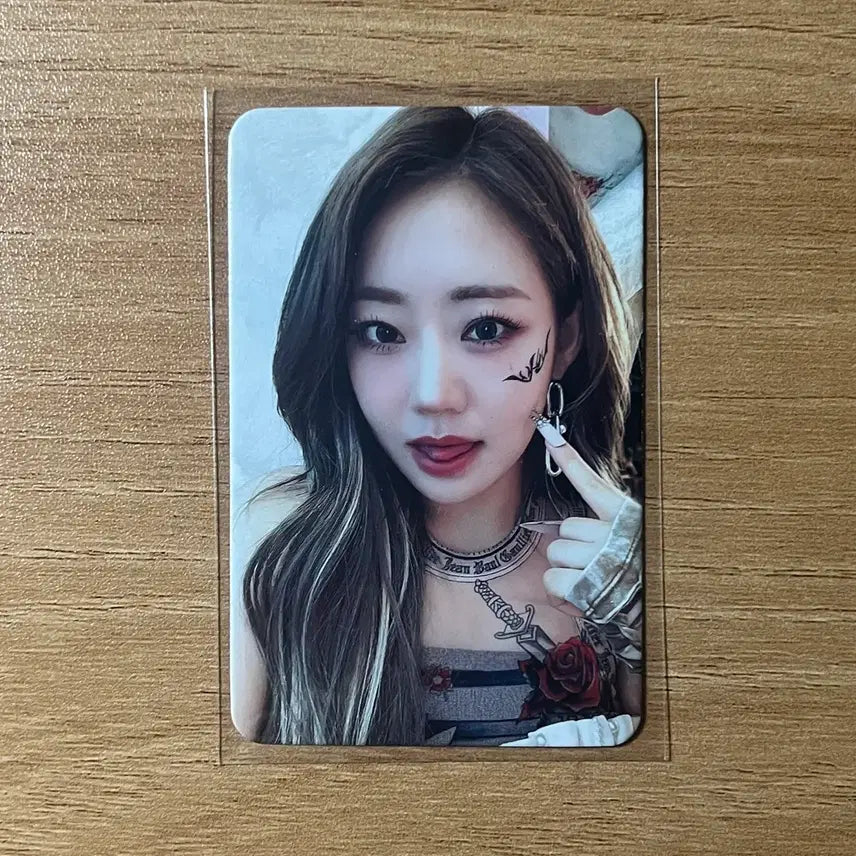 키스오브라이프 쥴리 쇼케 포카