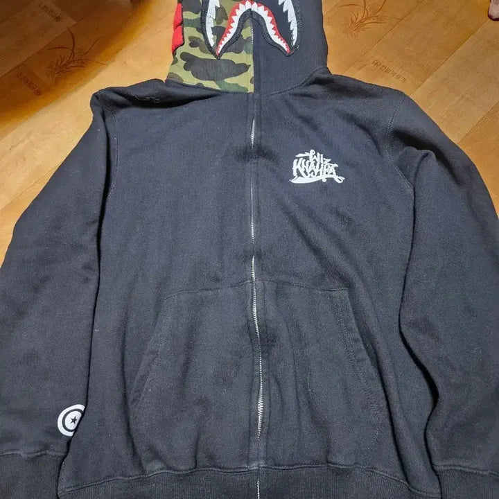 [BUNJANG] Bape Shark Full Zip Hoodie Black Camo / 베이프 샤크 후드 풀집업 블랙 카모