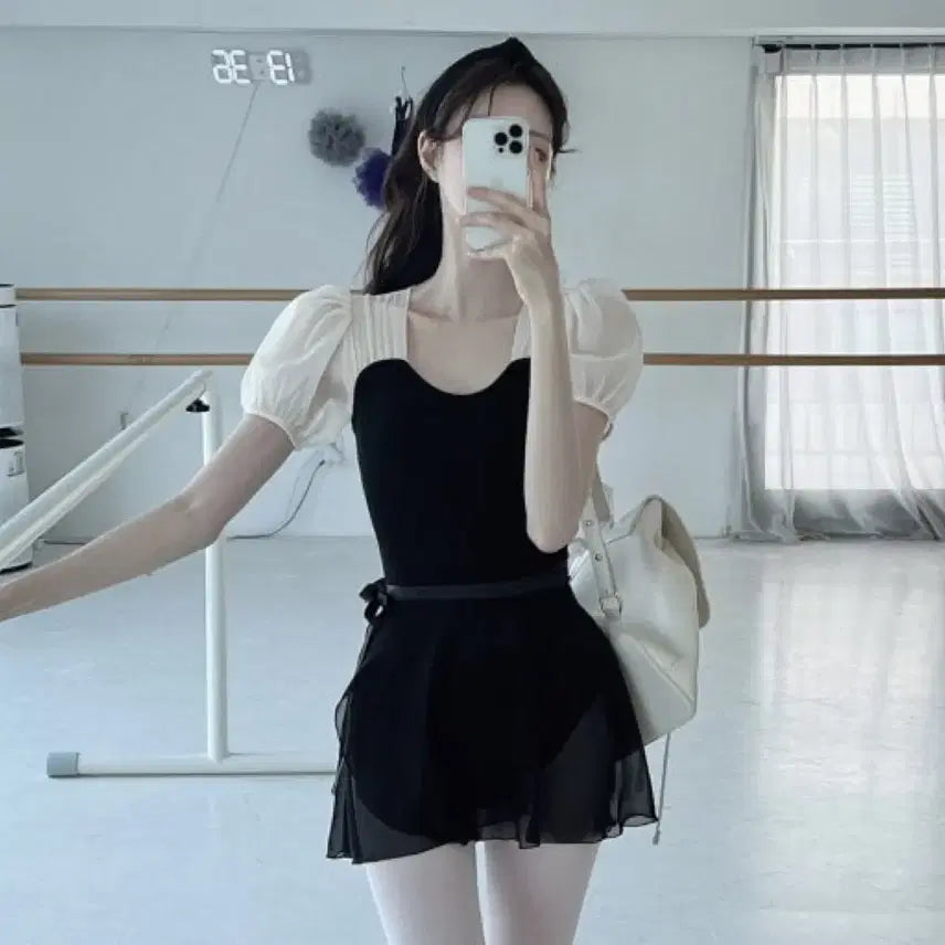 [BUNJANG] La Belle Blanc Noir Leotard (Black, M) / 라벨르블랑 누아 퍼프 레오타드