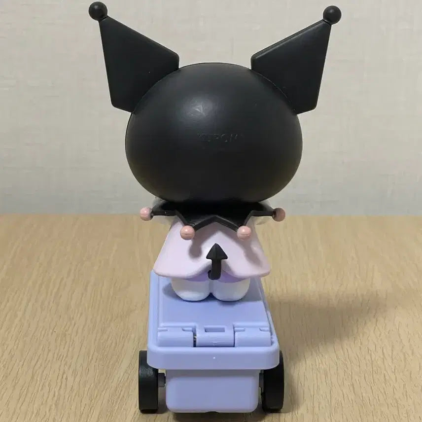 [BUNJANG] Kuromi Kickboard Figure / 쿠로미 킥보드 피규어