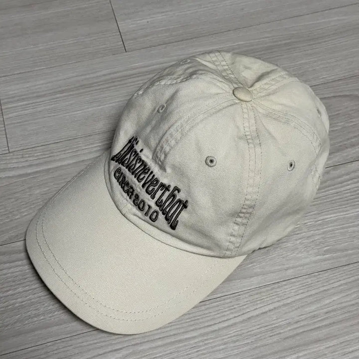 [BUNJANG] thisisneverthat Oxford Beige Baseball Cap / 디스이즈네버댓 옥스포드 캡 베이지 볼캡 야구 모자