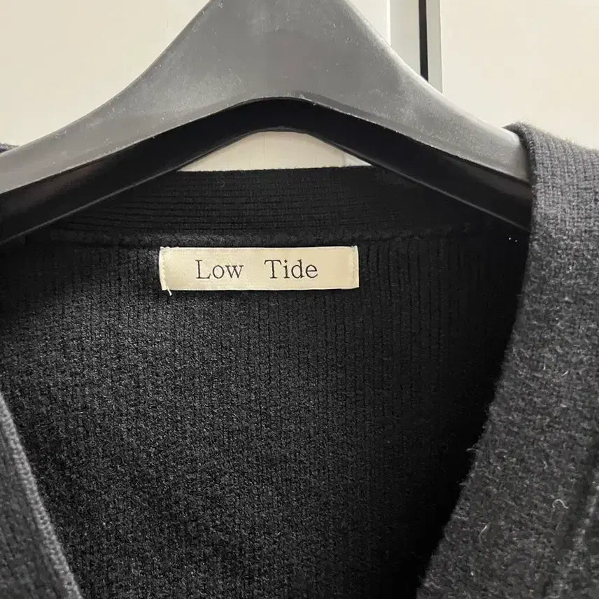 [BUNJANG] Low Tide Black Cardigan / Low Tide 로우타이드블랙 가디건