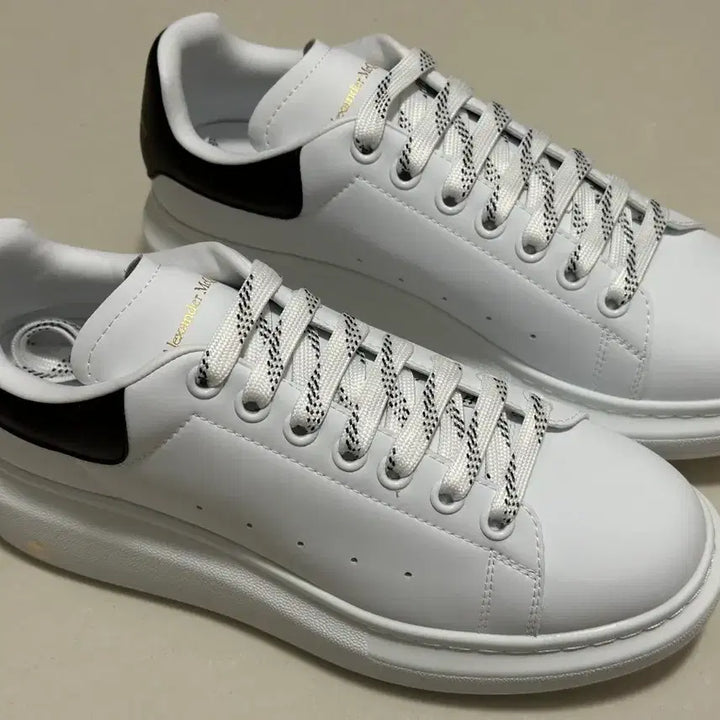 [BUNJANG] Alexander McQueen White Sneakers / 맥퀸 화이트 스니커즈