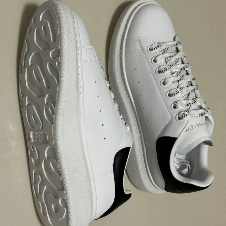 [BUNJANG] Alexander McQueen White Sneakers / 맥퀸 화이트 스니커즈