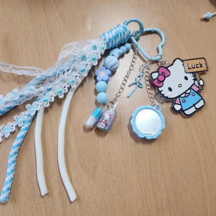 [BUNJANG] Handmade Pastel Blue Kitty Mirror Keyring / 파스텔 블루 키티 거울 키링(핸드 메이드)