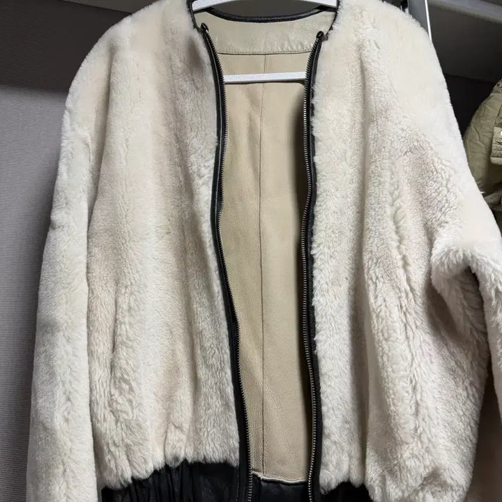 [BUNJANG] VOV 100% Wool Zip-up Jacket / VOV 양털 100 퍼집업 자켓