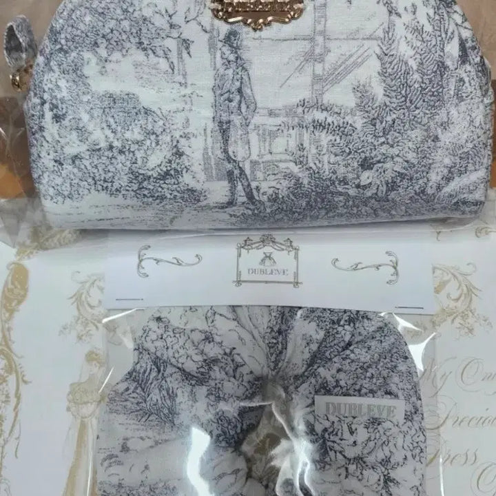 [BUNJANG] De Brebe Waterproof Pouch & Scrunchie Set / 드브레베 방수파우치&스크런치 세트(새상품)