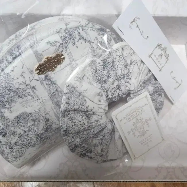 [BUNJANG] De Brebe Waterproof Pouch & Scrunchie Set / 드브레베 방수파우치&스크런치 세트(새상품)