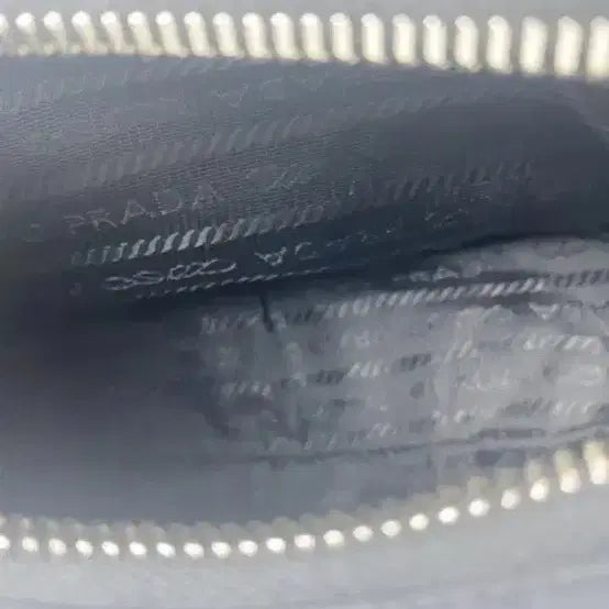 [BUNJANG] Prada Hobo Bag / 프라다 호보