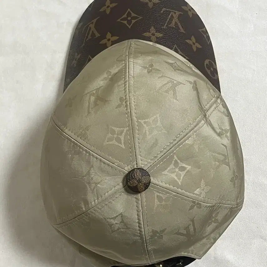 [BUNJANG] Louis Vuitton Monogram Leather Cotton Ball Cap / 루이비통 모노그램 레더 코튼 볼캡/M