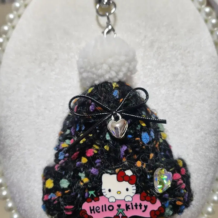 [BUNJANG] Hello Kitty Knitted Hat Keychain / 헬로키티 털모자 키링/열쇠고리