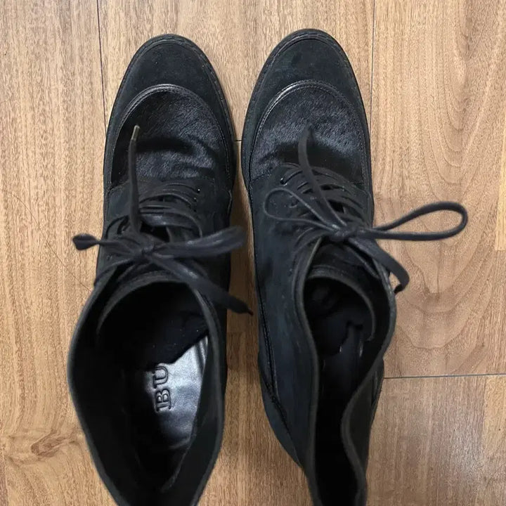 [SOLD OUT] 버버리 송치/ 스웨이드 레이스업 앵클 부츠 38