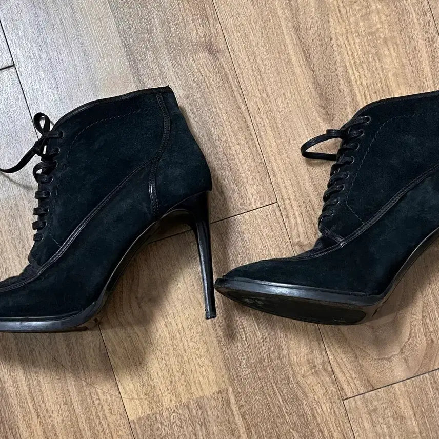 [SOLD OUT] 버버리 송치/ 스웨이드 레이스업 앵클 부츠 38