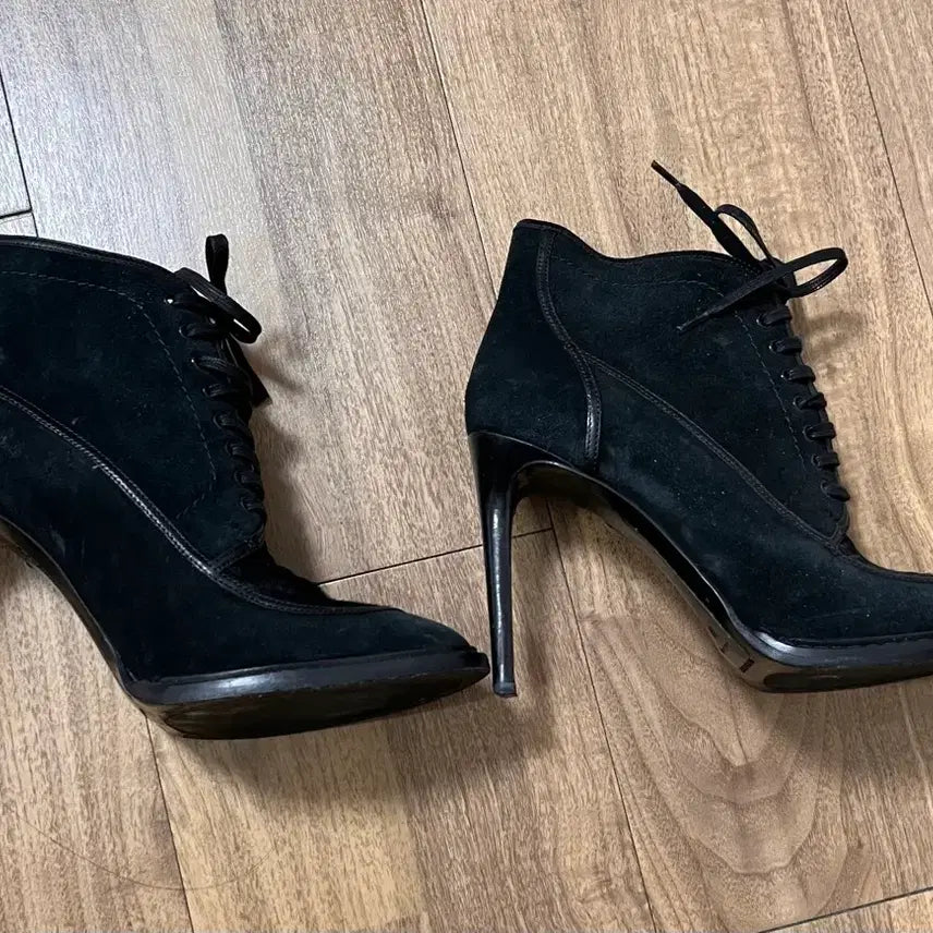 [SOLD OUT] 버버리 송치/ 스웨이드 레이스업 앵클 부츠 38