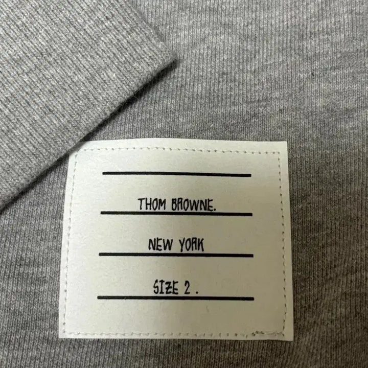 [BUNJANG] Thom Browne Gray Armband Sweatshirt (New) / [2/새상품급] 톰브라운 그레이 사선완장 맨투맨 새상품급 신형