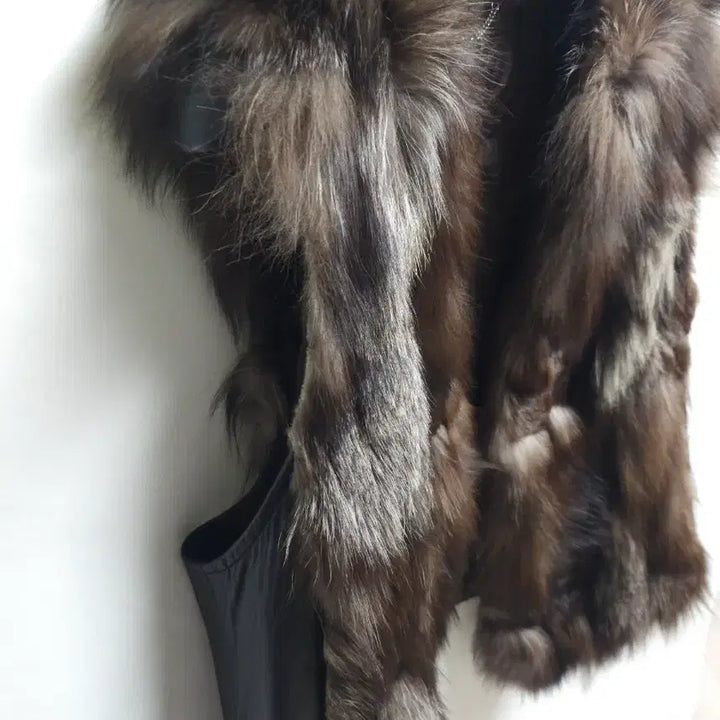 [BUNJANG] Prellin Fox Fur Vest / 프렐린 천연 양가죽 폭스모피 베스트조끼