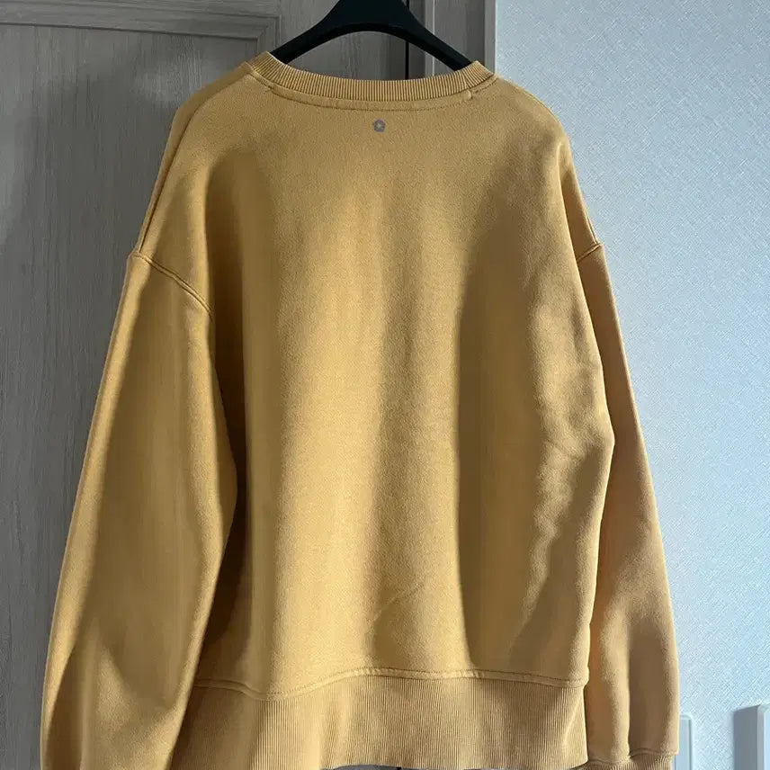[BUNJANG] Mula Wear Yellow Sweatshirt / 뮬라웨어 맨투맨 티셔츠 옐로우