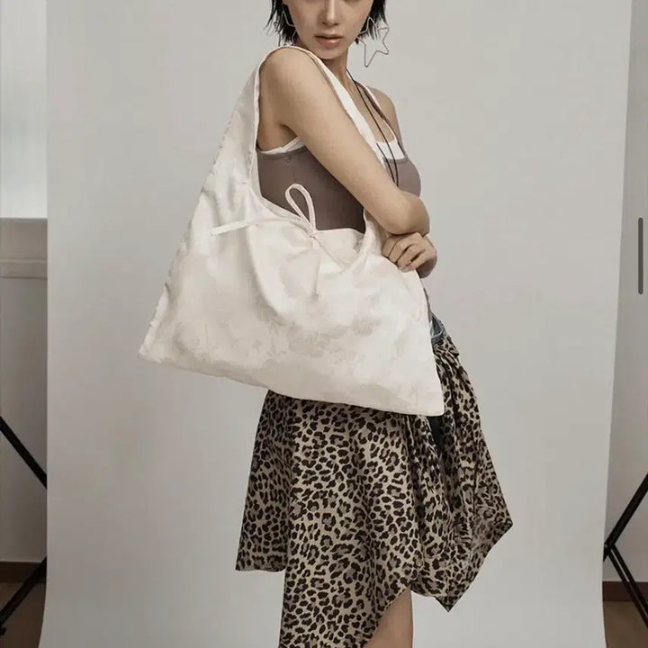 [SOLD OUT] 일리오 Ivory rose Jacquard shoulderbag