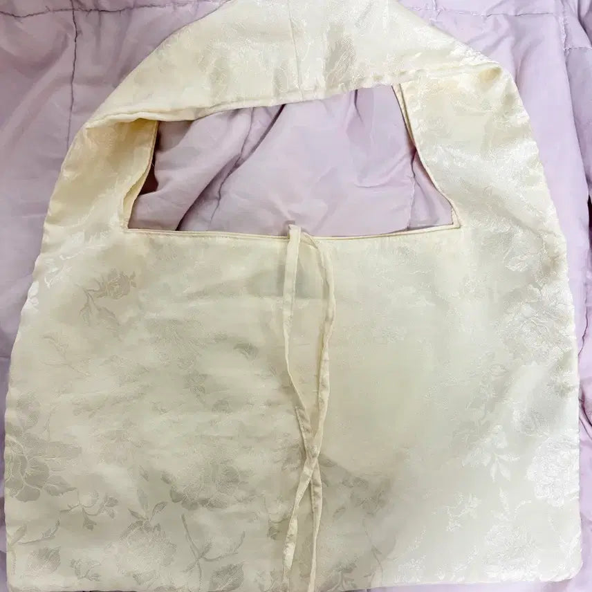 [SOLD OUT] 일리오 Ivory rose Jacquard shoulderbag