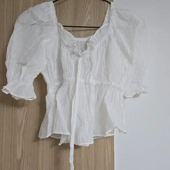 [BUNJANG] Second Second Frill Crop Blouse / 세컨드세컨프릴크롭블라우스/히니크홀리퍼빗렌느슬로우앤드로렌하이10가트