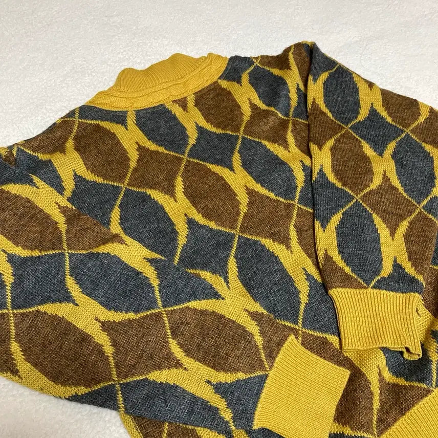 [BUNJANG] Raccoon Patch Layered Knit / 라쿤 패치 레이어드 니트