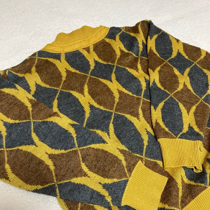 [BUNJANG] Raccoon Patch Layered Knit / 라쿤 패치 레이어드 니트