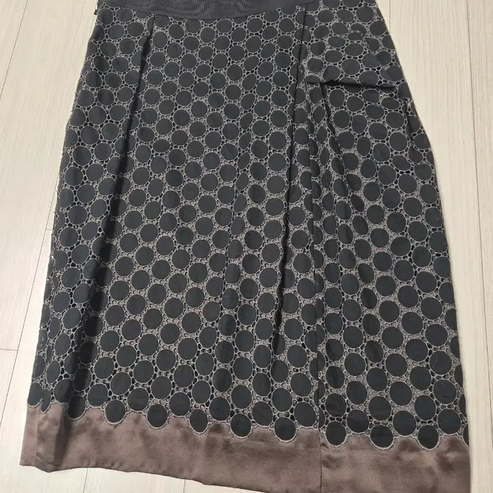 [BUNJANG] TIME Postmodern Circle Lace Midi Skirt / TIME  타임 포스트모던 서클 레이스 배색 미디 스커트