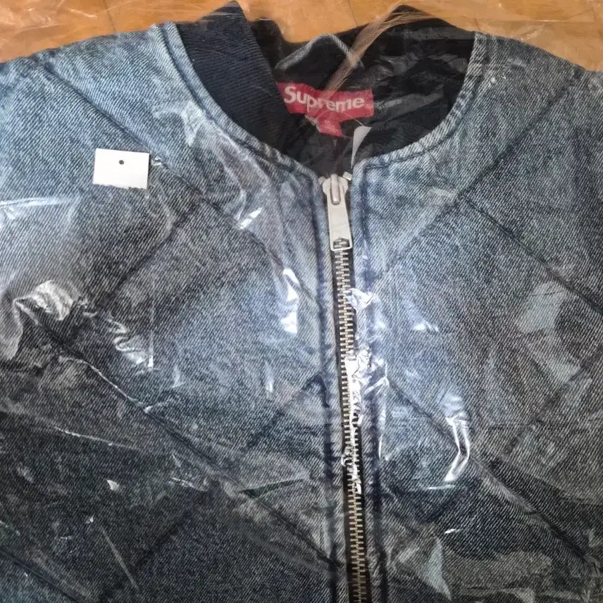 [BUNJANG] Supreme Quilted Bomber Jacket / 수프림 자켓