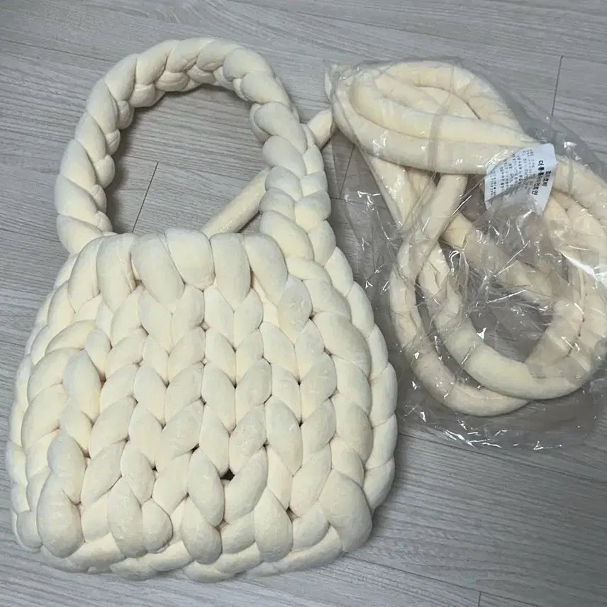 [BUNJANG] Handmade Giant Yarn Ivory Bag / 자이언트얀 아이보리 가방 (핸드메이드)