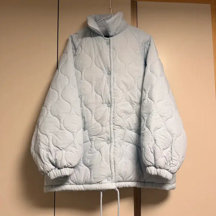 [BUNJANG] Sky Blue Quilted Fur Jacket / 거의 새상품 하늘색 퀼팅 퍼 자켓 88-110 F사이즈