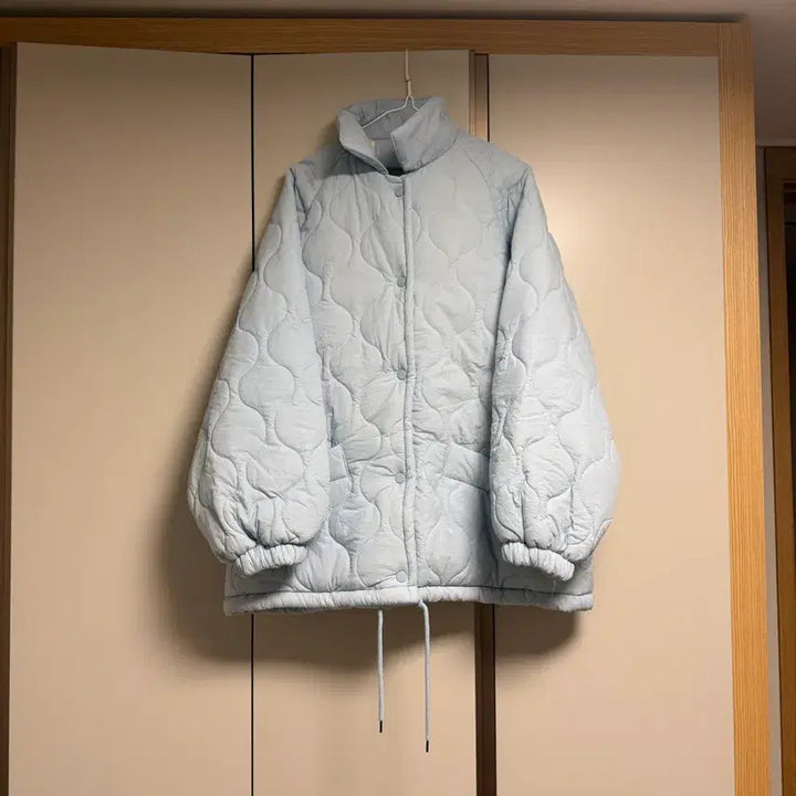 [BUNJANG] Sky Blue Quilted Fur Jacket / 거의 새상품 하늘색 퀼팅 퍼 자켓 88-110 F사이즈