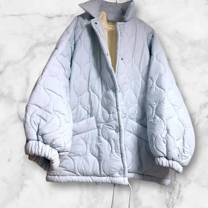 [BUNJANG] Sky Blue Quilted Fur Jacket / 거의 새상품 하늘색 퀼팅 퍼 자켓 88-110 F사이즈