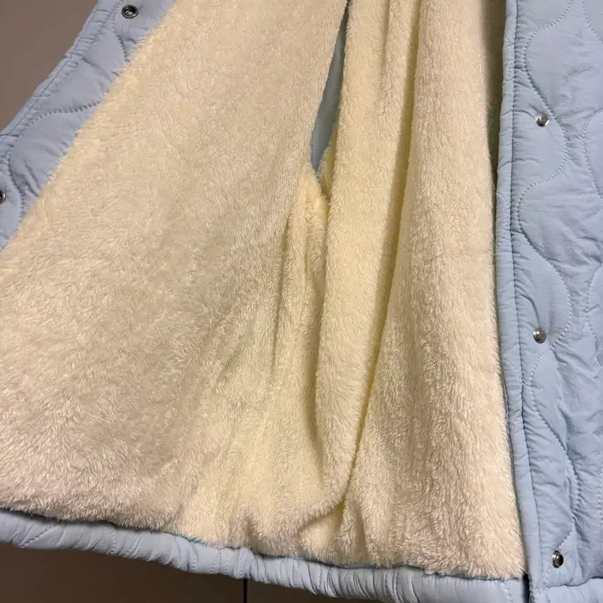 [BUNJANG] Sky Blue Quilted Fur Jacket / 거의 새상품 하늘색 퀼팅 퍼 자켓 88-110 F사이즈