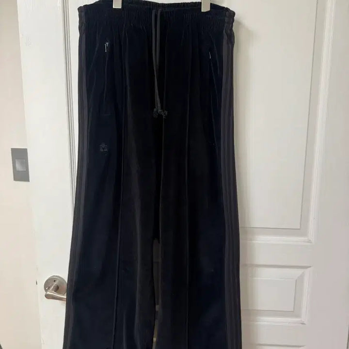 [BUNJANG] Polytelu Velour Track Pants / [2] 폴리테루 벨루어 트랙팬츠 4라인 블랙브라운