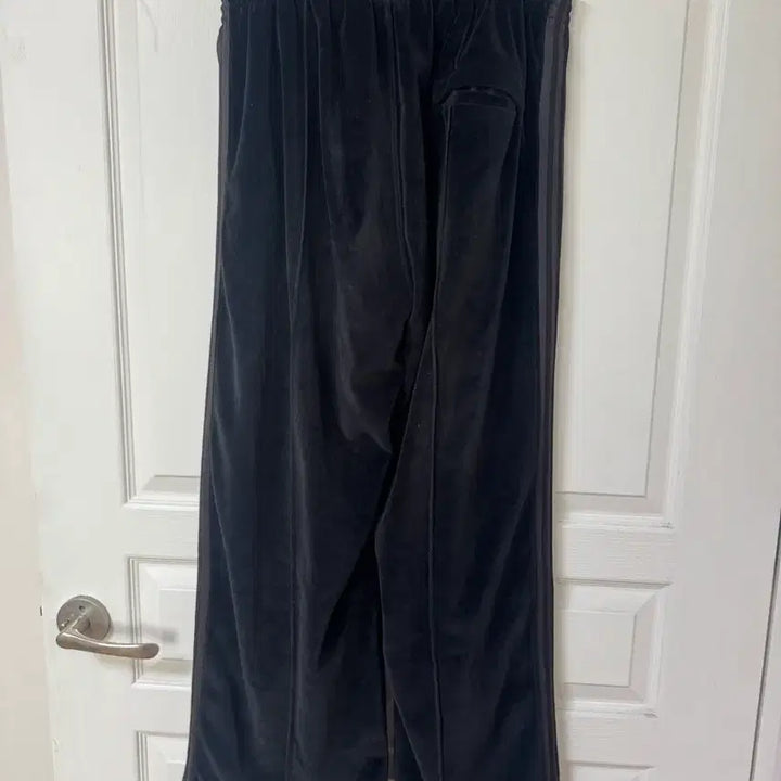 [BUNJANG] Polytelu Velour Track Pants / [2] 폴리테루 벨루어 트랙팬츠 4라인 블랙브라운