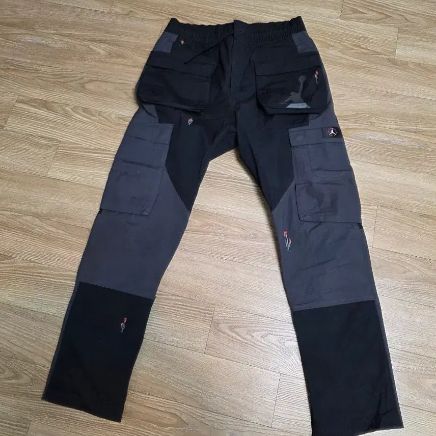 [BUNJANG] Jordan Travis Scott Washed Cargo Pants Black/Gray / (s)조던x트래비스스캇 워시드 카고 팬츠 블랙/그레이