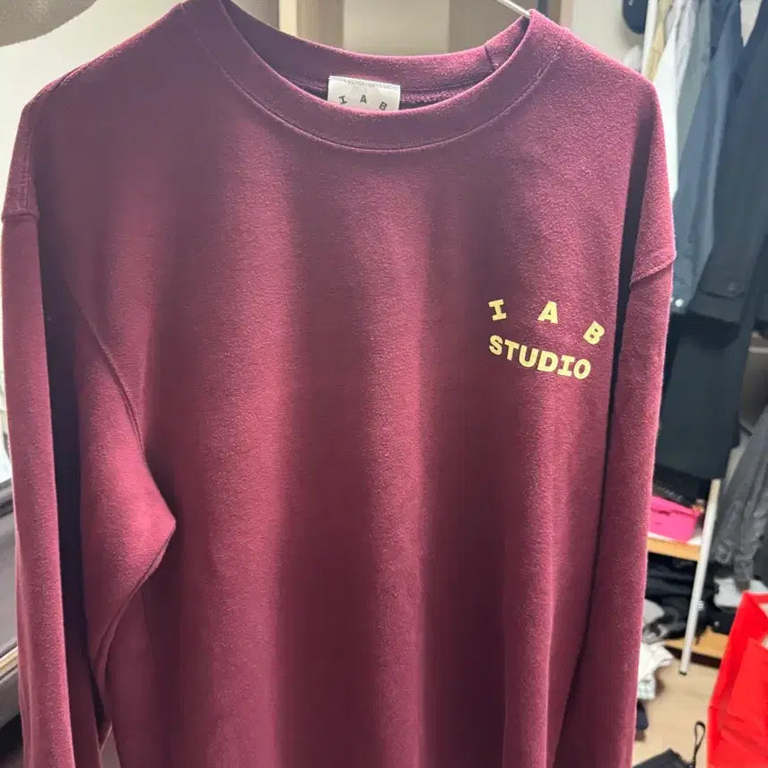 [SOLD OUT] 아이앱 버건디 롱슬리브 더현대 M