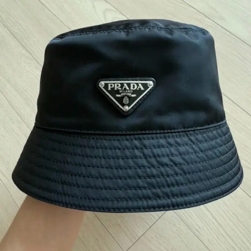 [BUNJANG] Prada Bucket Hat - Black / 프라다 버킷햇L 한번착용