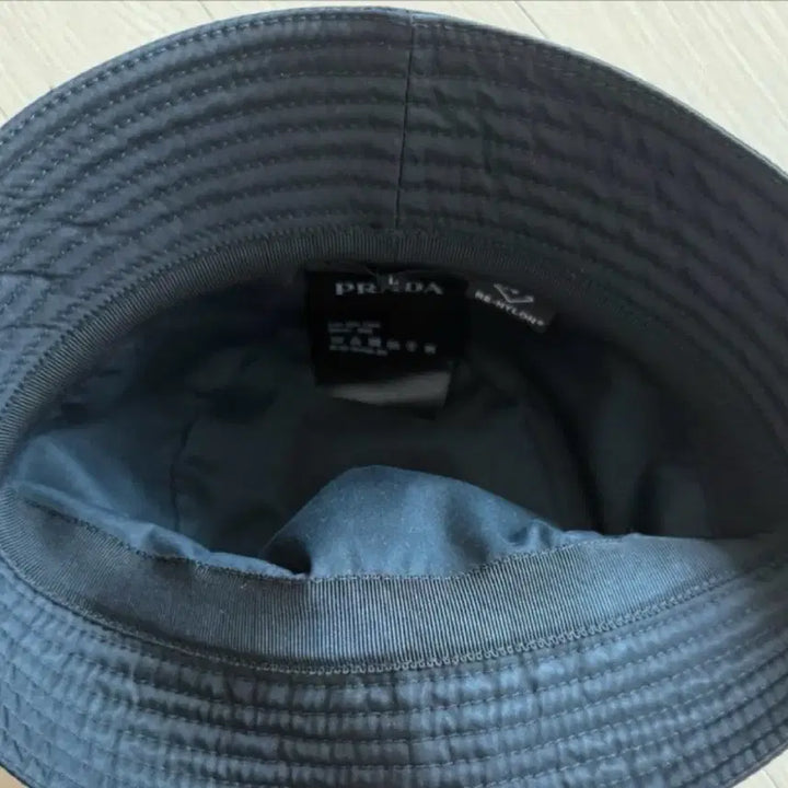 [BUNJANG] Prada Bucket Hat - Black / 프라다 버킷햇L 한번착용