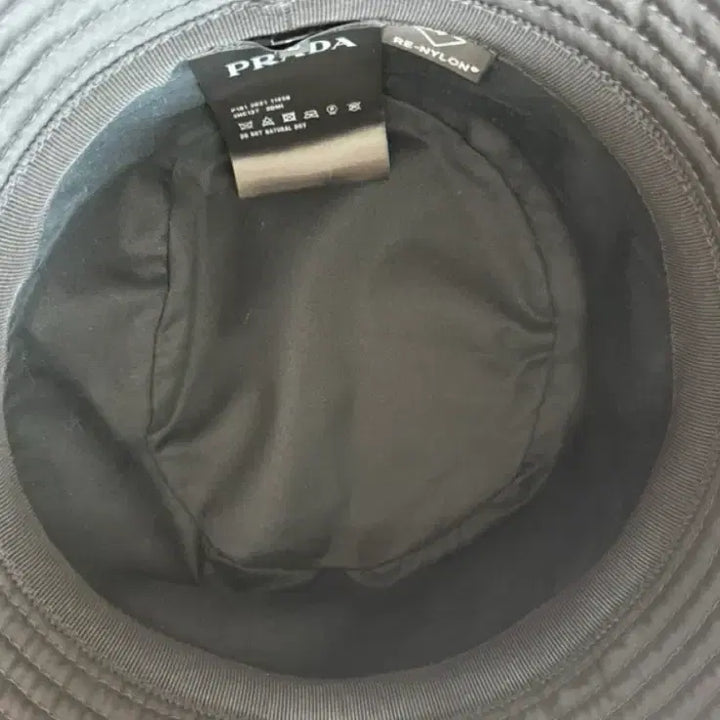 [BUNJANG] Prada Bucket Hat - Black / 프라다 버킷햇L 한번착용