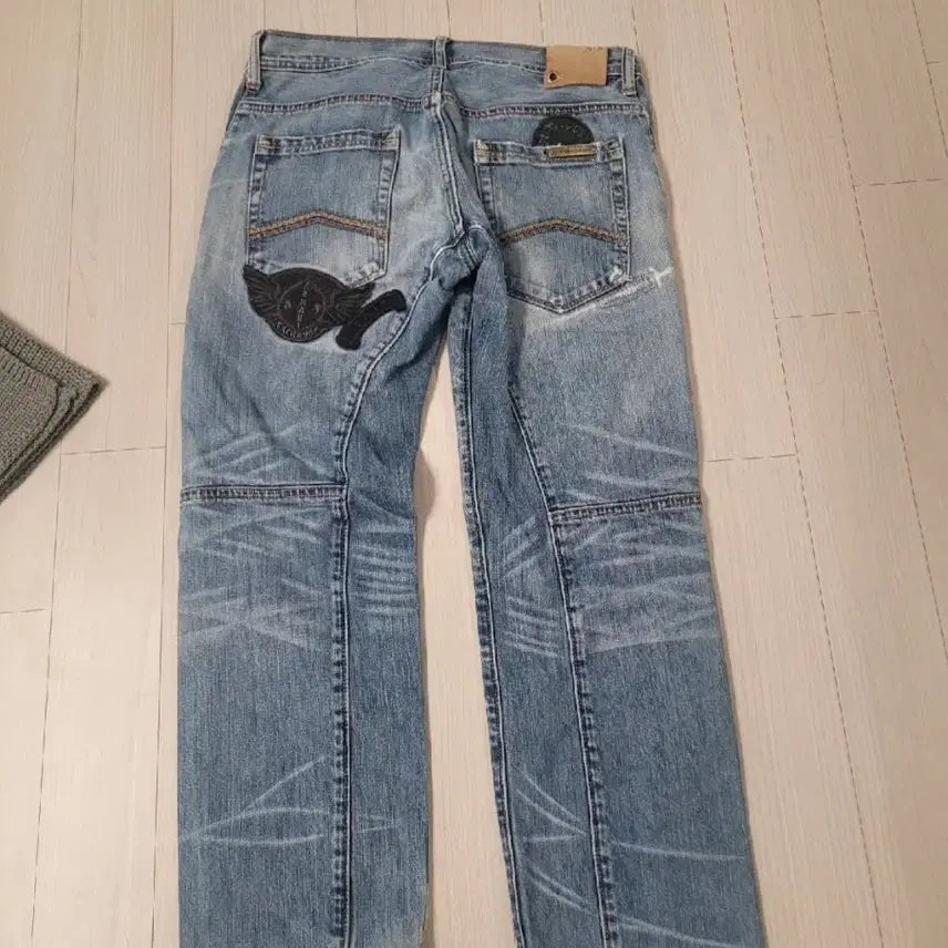 [BUNJANG] Armani Exchange AX Distressed Denim Jeans / 아르마니 익스체인지AX소재 빈티지 워시드 데님 팬츠 찢청패치 포인트