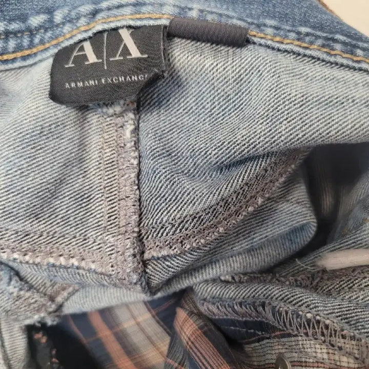 [BUNJANG] Armani Exchange AX Distressed Denim Jeans / 아르마니 익스체인지AX소재 빈티지 워시드 데님 팬츠 찢청패치 포인트