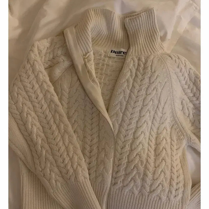 [SOLD OUT] 메이비베이비 디어리스트 꽈배기 울 니트 집업 가디건