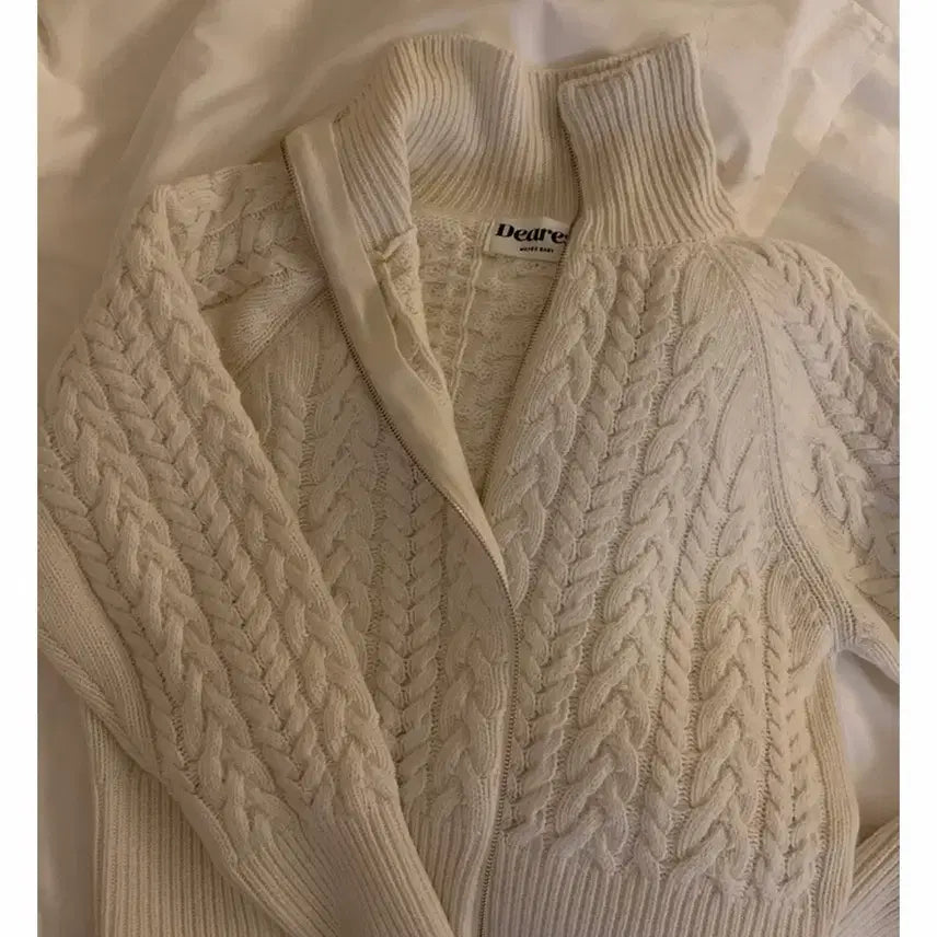 [SOLD OUT] 메이비베이비 디어리스트 꽈배기 울 니트 집업 가디건