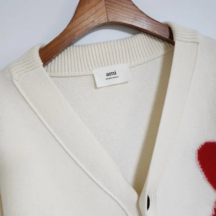 [BUNJANG] AMI White Big Heart Intarsia Wool Cardigan / [M] 아미 화이트 빅하트 인타르시아 울 가디건 BFUKC002 018