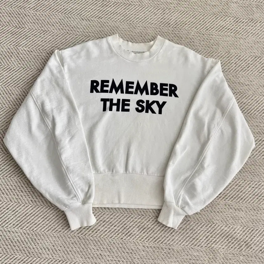 [BUNJANG] Each x Other White Sweatshirt / Each x Other 흰색 맨투맨