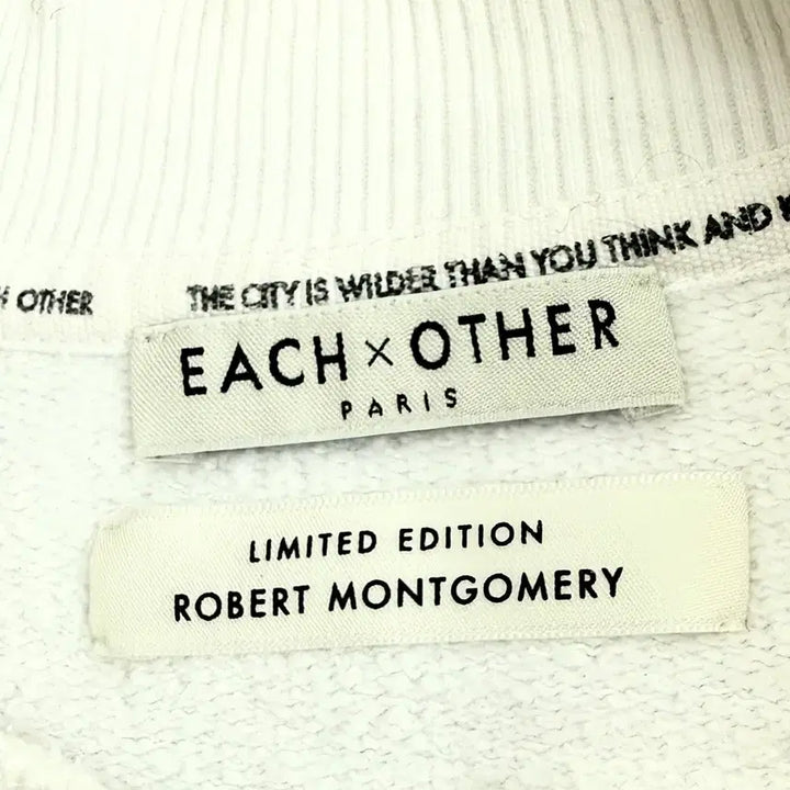 [BUNJANG] Each x Other White Sweatshirt / Each x Other 흰색 맨투맨